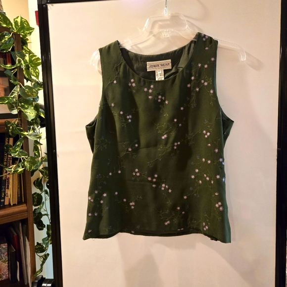 COPY - Jones New York 4-Piece Woman's Green Silk Suit, Size 12 Jacket, Pant, Sk… - Picture 12 of 16